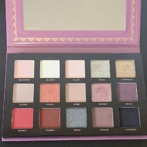 Ace Beaute Smokey Roses palette